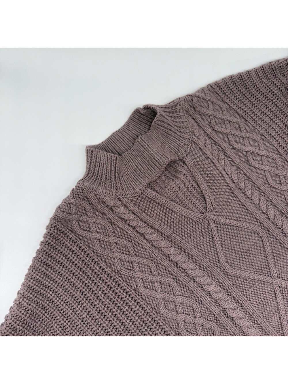 Steve Madden Womens Lilac Key Hole Cable-Knit Sweater L